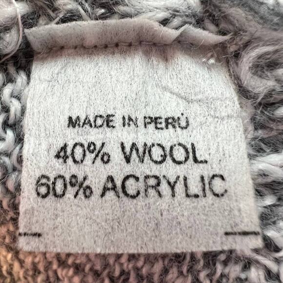 Peruvian Wool Blend Sweater in Gray and Black Women's Size Medium - Picture 9 of 9